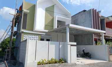 Rumah Siap Huni 2 Lt Konsep Scandinavian,15 menit ke Pusat Kota Jogja