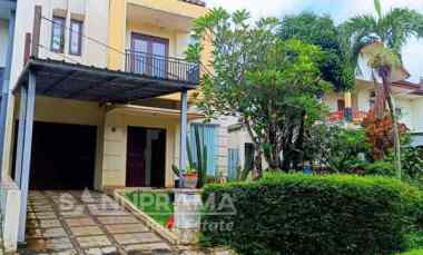 Rumah Second di Telaga Golf Sawangan Tanah Luas dan Row Jalan Lebar