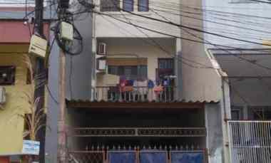 Dijual Cepat Rumah 3 Lantai Siap Huni Telukgong Strategis dekat Kota