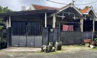 Rumah Tenggilis dekat Jln Utama, Ubaya, Pusat Belanja, Pintu Tol, Juanda