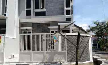 Dijual Rumah di Tenggilis Tengah Model Scandinavian Jemursari