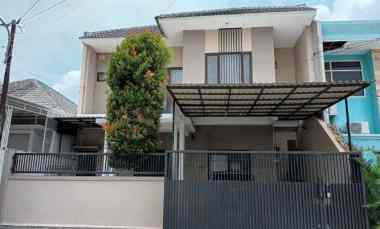 Rumah Mewah Lebar 10 Area Tenggilis Utara, Selangkah ke Kampus Ubaya