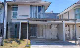 Rumah Idaman dengan Desain Minimalis di The Mansion, Pakuwon Indah