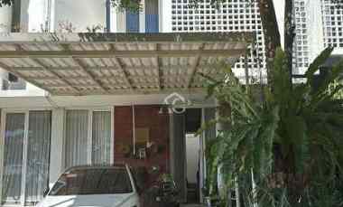 Dijual Rumah 2 Lantai Full Furnish di The OZ Residence Malang