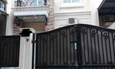 Dijual Rumah Bebas Banjir di The Royal Residence Jakarta Timur