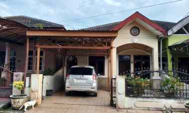 Dijual - Rumah Tinggal 2 Lantai Komplek Johor Katelia