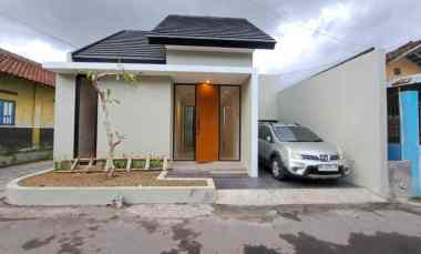 Promo 1 km ke jl. Jogja Solo, Rumah Minimalis Modern Kalasan, Sleman