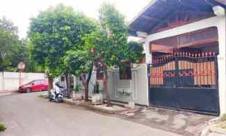 Rumah Pondok Kelapa Posisi di Hook Lokasi Strategis dalam Komplek