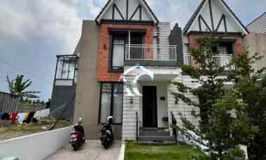Dijual Rumah 2 Lantai Siap Huni di Tunggulwulung Malang Semi Furnish