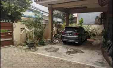 Rumah Bonus Tanah Kosong 400m2, 300 meter ke Ulujami Raya