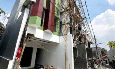 Rumah Modern 3lantai Strategis Utan Kayu Matraman Jakarta Timur