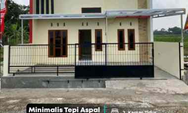 Rumah Tepi Aspal Utara Candi Prambanan, dekat Exit Tol, Hunian Minima