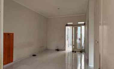 Dijual Rumah Tinggal di Villa Dago Tol Bisa untuk Usaha