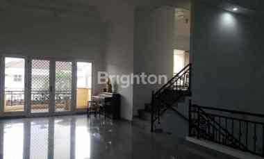 Rumah 2.5 LT Split Level, Siap Huni, di Villa Gapura, Citraland, Nego