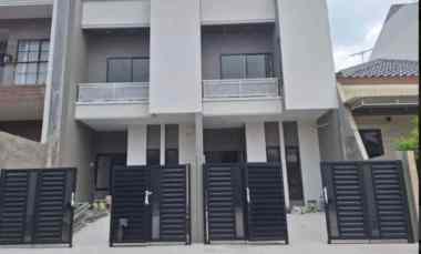 Rumah dekat Unair Karang Menjangan di Villa Kalijudan Indah