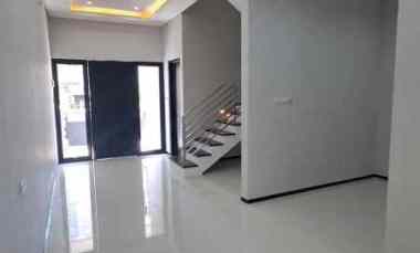 dijual rumah villa kalijudan