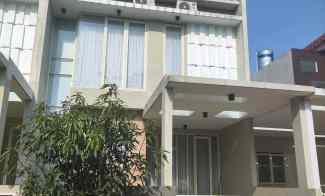Turun Harga Rumah 2 Lantai Modern Minimalis di Villa Puncak Tidar