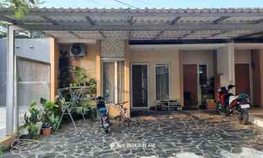 Rumah Second Hook dalam Cluster di Villa Rizki Ilhami Depok