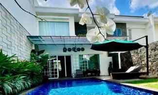Rumah Mewah dalam Komplek Ada Kolam Renang di Pancoran Warung Buncit