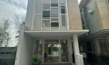 3 Lantai Rumah Baru Cluster Notredame Wisata Bukit Mas Surabaya Barat