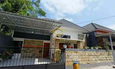 Rumah Minimalis Modern di Ngemplak Sleman Lingkugan Nyaman