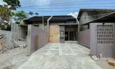 Rumah Baru Desain Modern Akses Mudah di Ngemplak Sleman Murah