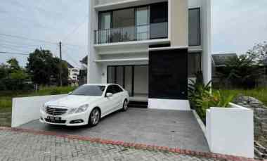 Rumah Mewah dekat Pasar Gentan di Krandon Wedomartani Sleman