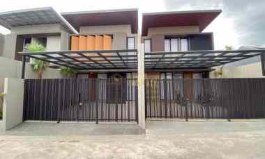 Rumah Mewah 2 Lantai Full Furnished dekat Stadion Maguwoharjo