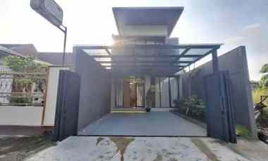 Rumah 2 Lantai Desain Kontemporer Full Furnished dekat Purwomartani