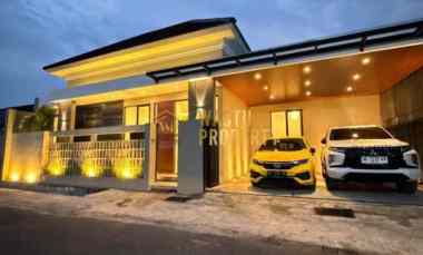 Rumah Mewah 2 Lantai Lokasi Strategis dekat Uii Ngemplak