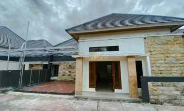 Rumah Cantik Posisi Hook, Tipe Besar dekat Smpn 1 Ngemplak