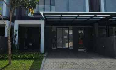 Dijual Rumah Baru Woodland Citraland Sby Bonus SEMi Furnished Modern