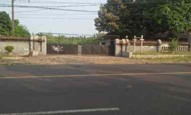 Dadapan, Tanah Strategis Cocok untuk Usaha di 0 Jln Bekas Pool BIS