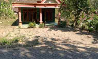 dijual tanah di desa ngunut kec parang kab magetan