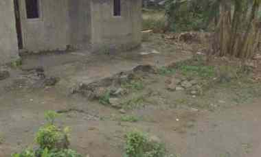 Dijual Tanah Bonus Rumah Setengah Jadi di Pinggir jl Aspal Kampung