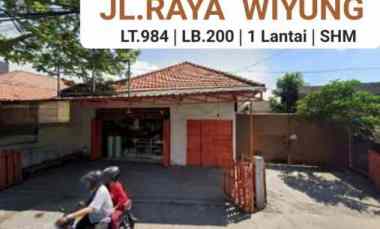Dijual 984 m2 Tanah Bangunan Komersial Jalan Raya Wiyung - SHM