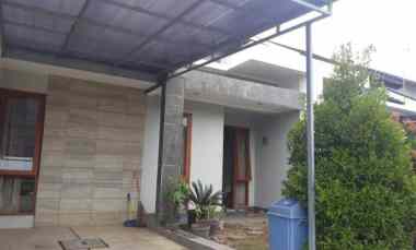Rumah Terawat di Cluster Cherry Field Buah Batu