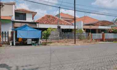 Manyar, Row Jalan Lebar Bisa 4 Mobil, dekat Jalan Raya dan Sekolah