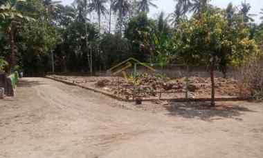 Dijual Tanah Kavlingan Shm Strategis dekat Smk N 1 Seyegan di Margomu