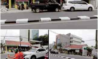 Bangunan Komersil Murah Hitung Tanah Lokasi Pinggir Jalan Dijaksel