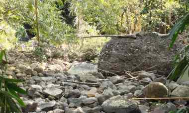 Tanah Kebun Pinggir Sungai dekat Pantai Kelecung Bali