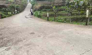 Tanah Luas 4600m dengan Kebun Durian di Trawas, 200 meter dari Jalan