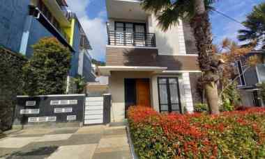 Villa Full Furnish Ada Kolam Renang di Kusuma Pinus Batu Turun 600 JT