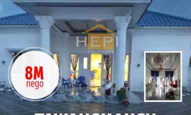 dijual villa baru full furnish di tawangmangu
