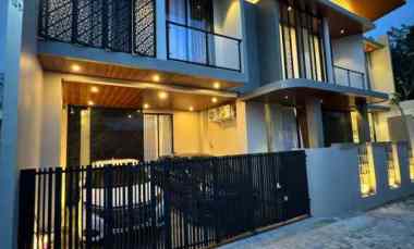 Promo Rumah Mewah, Full Furnished Private Pool, 15 menit ke Uny