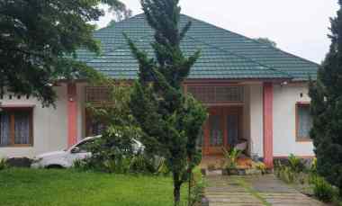 dijual villa desa panunndaan