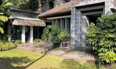dijual villa jalan sersan bajuri