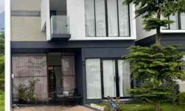 dijual villa jalan taman dayu