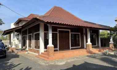 dijual villa jl raya senggigi senteluk