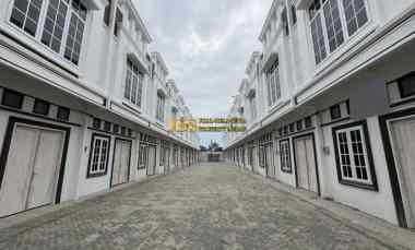 Jual Villa 2,5 Tingkat di Komplek Union Mentari Sadananda - Medan
